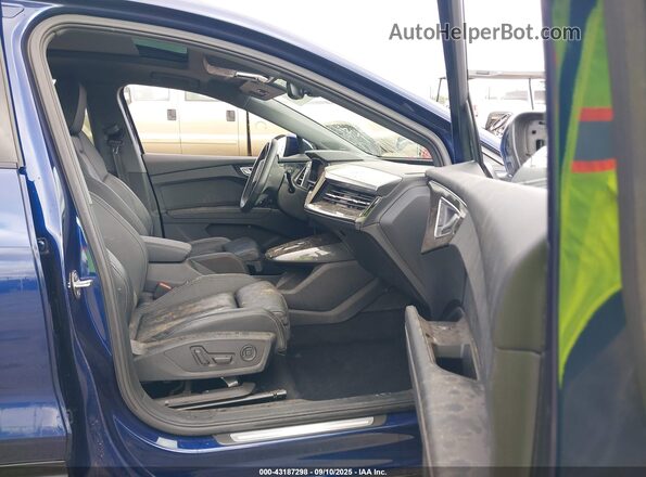 WA1L2BFZ2NP053655 2022 AUDI Q4 Blue Widok wnętrza z przodu