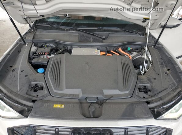 WA1LAAGE2NB032102 2022 AUDI E-TRON Gray Սալոնի հետևի տեսք