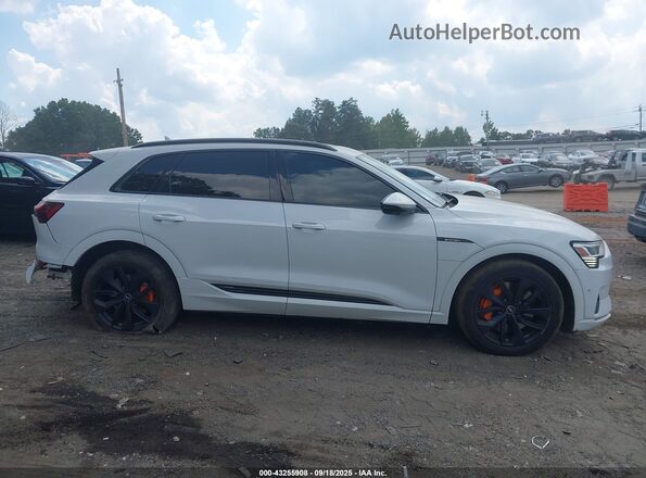 WA1LAAGEXMB037787 2021 AUDI E-TRON White უკანა სალონის ხედი