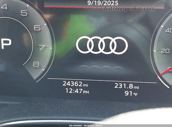 WA1LCBF73SD002965 2025 AUDI Q7 Gray Widok tylnych siedzeń