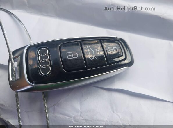 WA1LJAF71MD037555 2021 AUDI Q7 Gray Vista del salpicadero