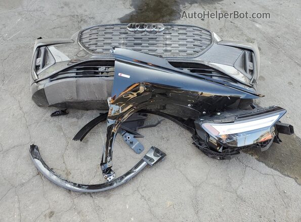 WA1LUBFZ9RP053958 2024 AUDI Q4 Серый Вид наклейки с VIN-кодом
