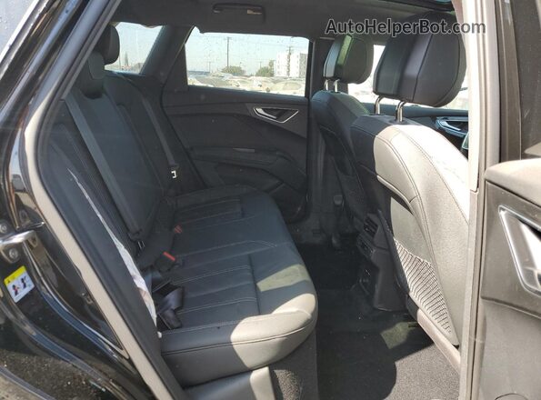WA1LUBFZ9RP053958 2024 AUDI Q4 Серый Вид задней части салона
