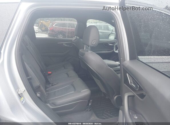WA1LXAF71LD008604 2020 AUDI Q7 Gray VIN կոդի պիտակի տեսք