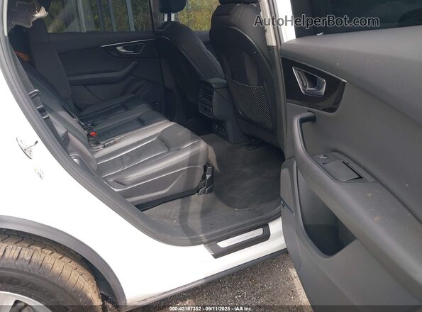 WA1LXAF77LD003469 2020 AUDI Q7 White Вид наклейки з VIN-кодом