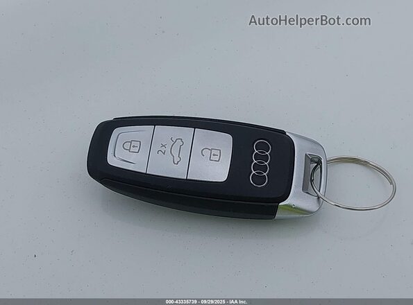 WA1M2BFZ3RP029410 2024 AUDI Q4 Черный Вид панели приборов