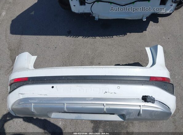 WA1M2BFZ8PP051044 2023 AUDI Q4 Белый 