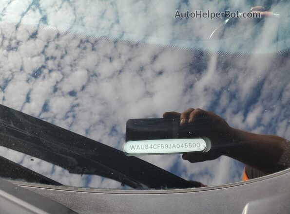 WAUB4CF59JA045500 2018 AUDI S5 Black Vista del compartimento del motor