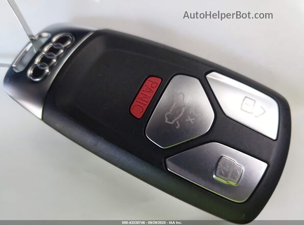 WAUC4AF41PA083487 2023 AUDI S4 White Widok deski rozdzielczej