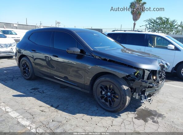 WB523CF03RCP86537 2024 BMW IX Gray Delantero derecho