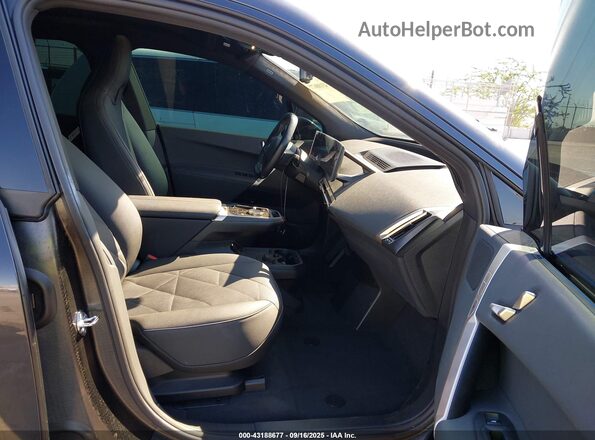 WB523CF03RCP86537 2024 BMW IX Gray Vista interior delantera
