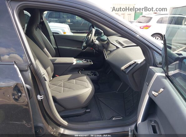 WB523CF07RCN39005 2024 BMW IX Black Vista interior delantera