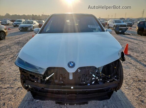 WB523CF08SCS46185 2025 BMW IX White Front view