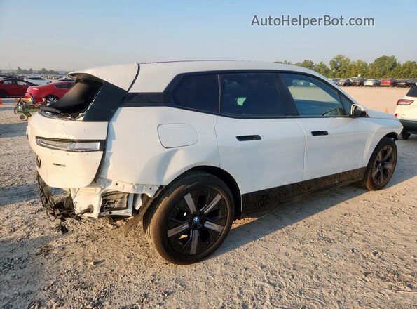 WB523CF08SCS46185 2025 BMW IX White Rear right
