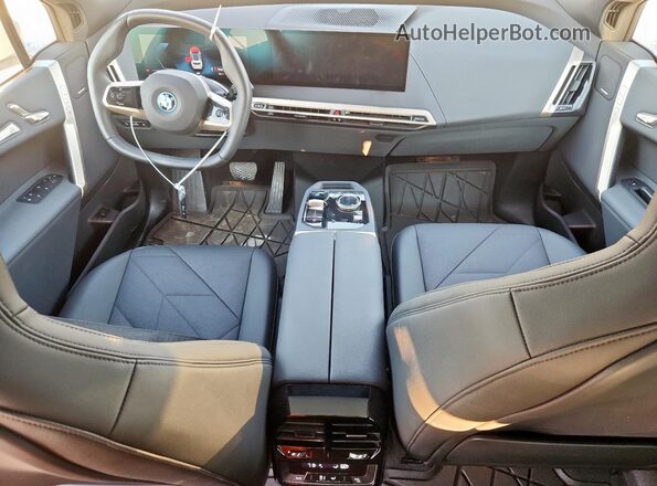 WB523CF08SCS46185 2025 BMW IX White Dashboard view