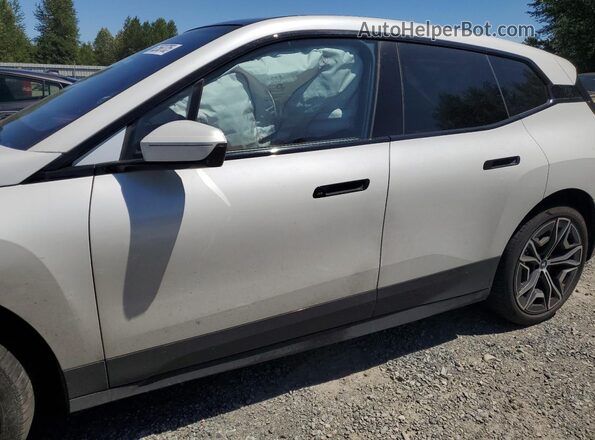 WB523CF0XRCN01588 2024 BMW IX White წინა პანელის ხედი