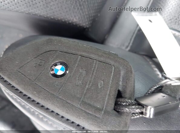 WBA13BK09PCL46381 2023 BMW M5 Gray Вид панелі приладів