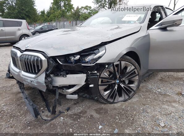WBA53FJ02RCP18544 2024 BMW 5 SERIES Бежевый 