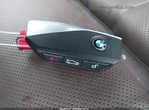 WBA53FJ02RCP18544 2024 BMW 5 SERIES Бежевый Вид панели приборов