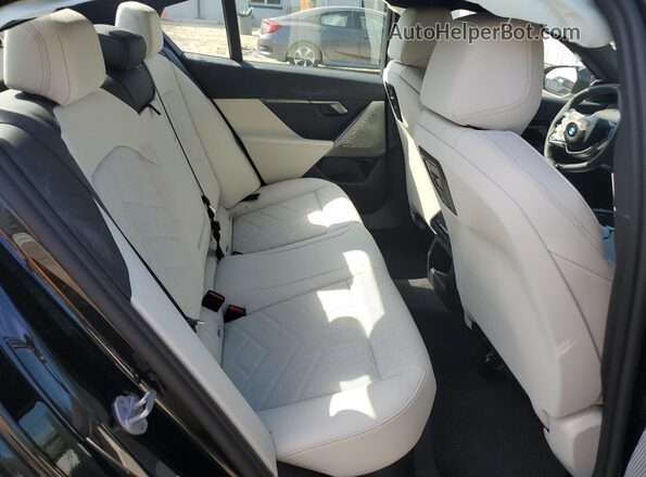 WBA53FJ04SCU24343 2025 BMW OTHER Black Widok tylnych siedzeń