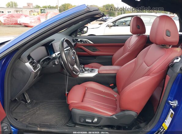 WBA63AT01PCL68034 2023 BMW M4 Blue Вид салону спереду