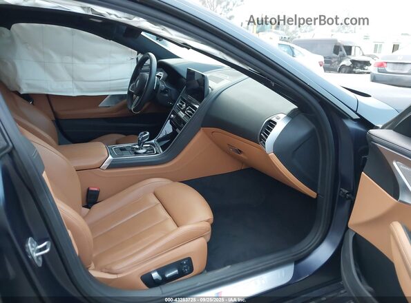 WBAGV8C07PCK50254 2023 BMW M8 Черный Вид салона спереди