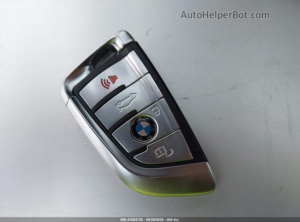 WBAGV8C07PCK50254 2023 BMW M8 Черный Вид панели приборов
