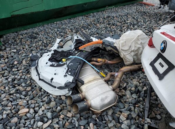 WBS43BA05SCU08149 2025 BMW M4 White Vista del compartimento del motor