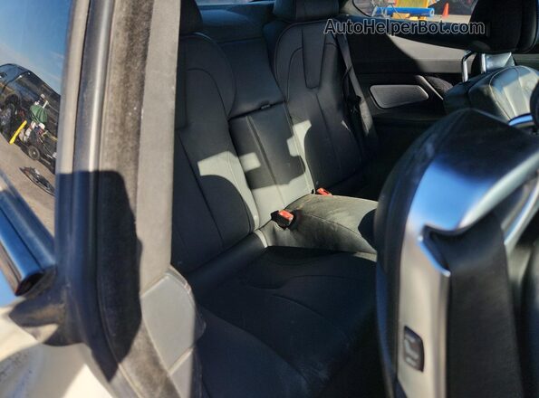 WBS6J9C56GD934498 2016 BMW M6 White Widok tylnych siedzeń