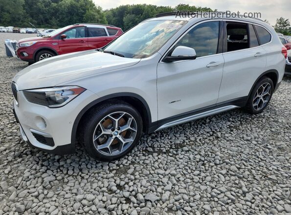 WBXHT3C30J5K28797 2018 BMW X1 White წინა მარცხენა ხედი სამი მეოთხედიდან
