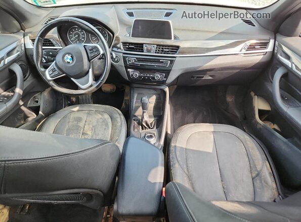 WBXHT3C30J5K28797 2018 BMW X1 White წინა პანელის ხედი