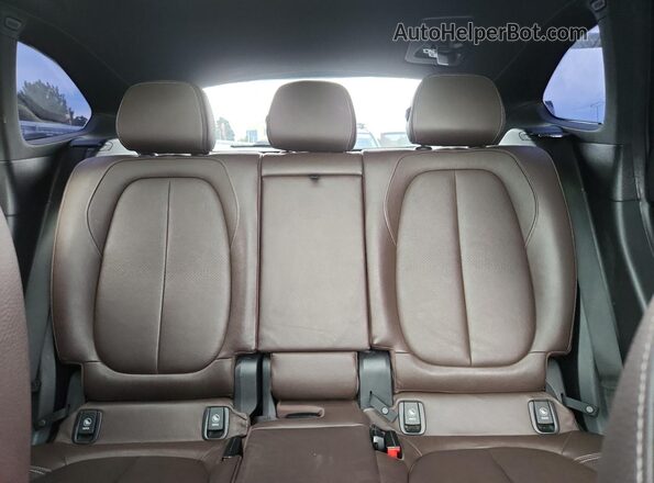 WBXHT3C36G5E47257 2016 BMW X1 Белый Вид задних сидений