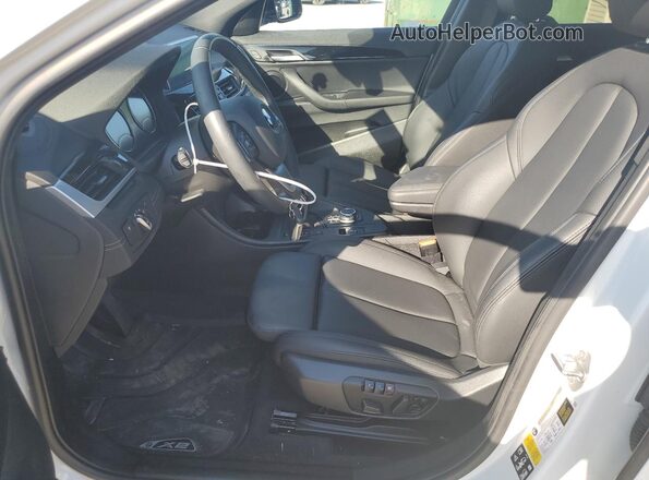 WBXYJ1C05P5V33981 2023 BMW X2 White Front interior view