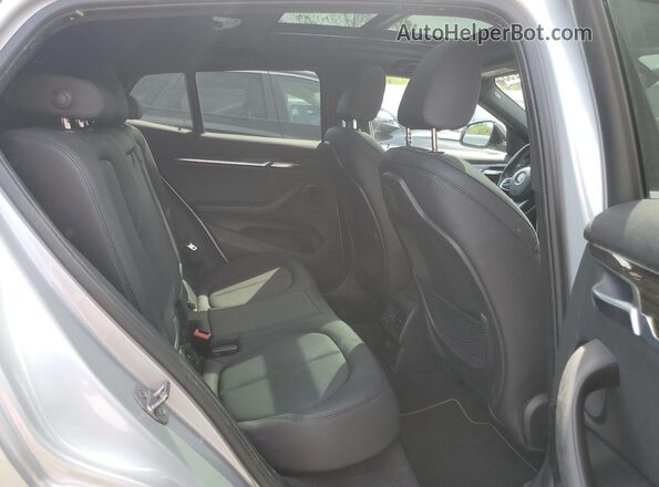 WBXYJ5C38JEF72009 2018 BMW X2 Silver Вид задньої частини салону