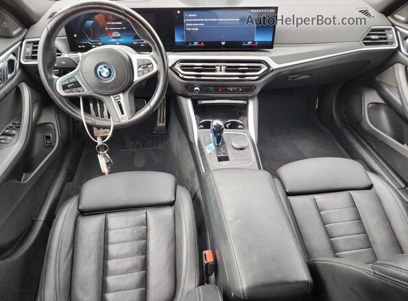WBY33AW04PFP30405 2023 BMW I4 Серый Вид панели приборов