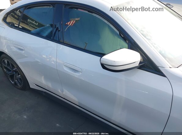 WBY73AW03NFN09831 2022 BMW I4 Белый Панорамный вид салона 360°