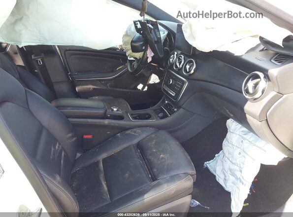 WDCTG4EB2KU001666 2019 MERCEDES-BENZ GLA Белый Вид салона спереди