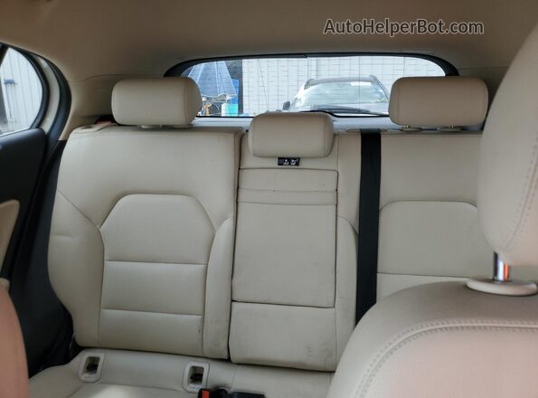 WDCTG4EB3JJ432551 2018 MERCEDES-BENZ GLA White Հետևի նստատեղերի տեսք