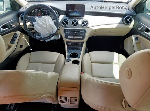 WDCTG4EB4LU026778 2020 MERCEDES-BENZ GLA Белый Вид панели приборов