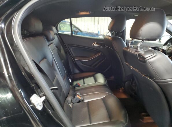 WDCTG4GBXHJ324225 2017 MERCEDES-BENZ GLA Black Widok wnętrza z tyłu