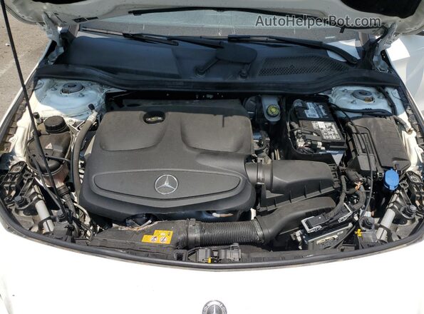 WDDSJ4EB4JN628435 2018 MERCEDES-BENZ CLA-CLASS White Widok wnętrza z tyłu