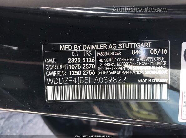 WDDZF4JB5HA039823 2017 MERCEDES-BENZ E-CLASS Черный Вид подкапотного пространства