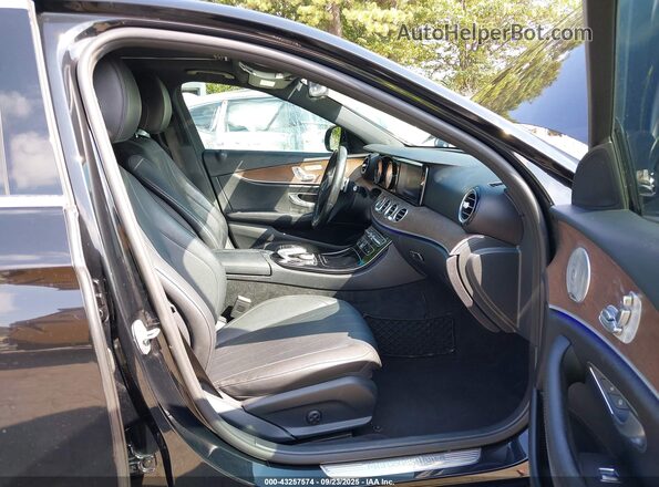 WDDZF4JB5HA039823 2017 MERCEDES-BENZ E-CLASS Черный Вид салона спереди