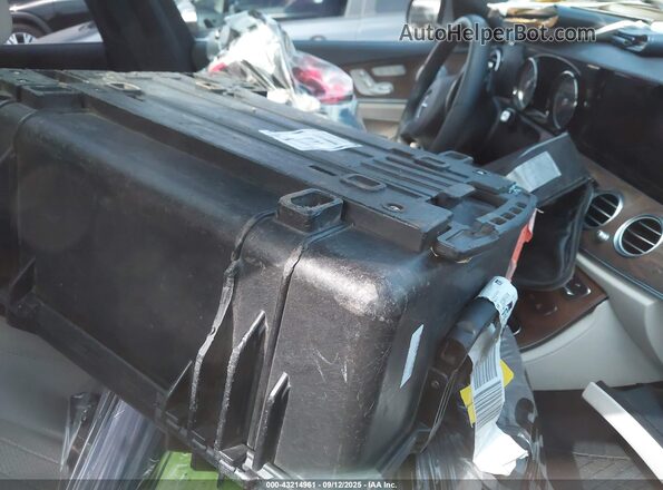 WDDZF4JB8JA434973 2018 MERCEDES-BENZ E-CLASS Серый Вид салона спереди