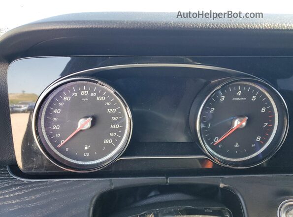 WDDZF4JBXJA332414 2018 MERCEDES-BENZ E Черный Вид щитка приборов