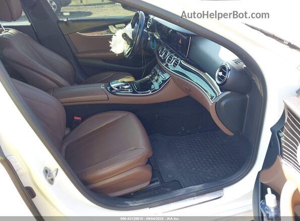 WDDZF8EB2LA748025 2020 MERCEDES-BENZ E-CLASS Белый Вид салона спереди