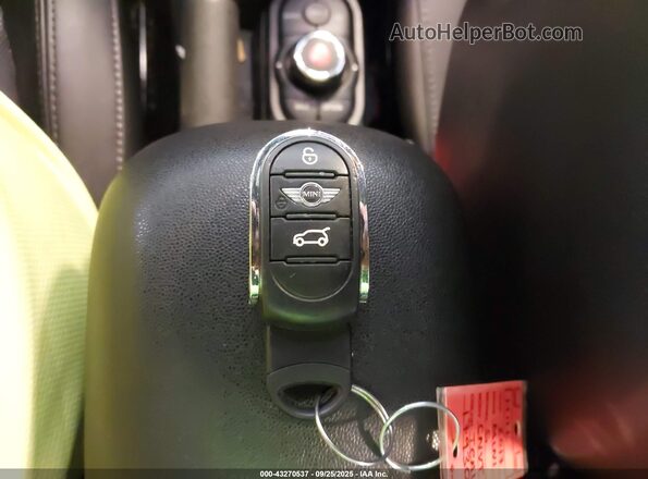 WMWWG9C30H3C81534 2017 MINI CONVERTIBLE Бирюзовый Вид панели приборов