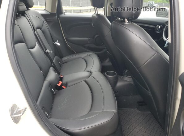 WMWXU1C59G2D09917 2016 MINI COOPER Cream Rear seats view