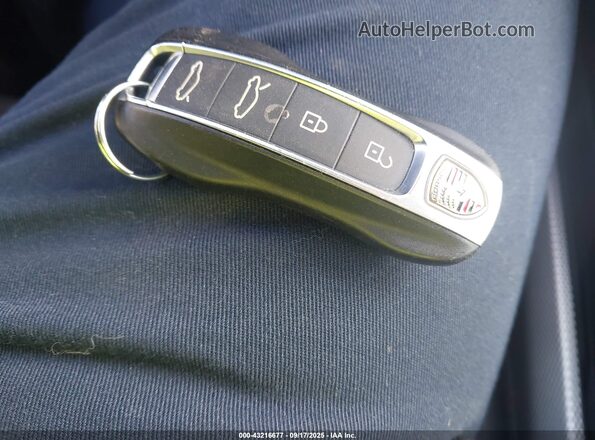 WP0AB2Y16LSA52431 2020 PORSCHE TAYCAN Белый Вид панели приборов