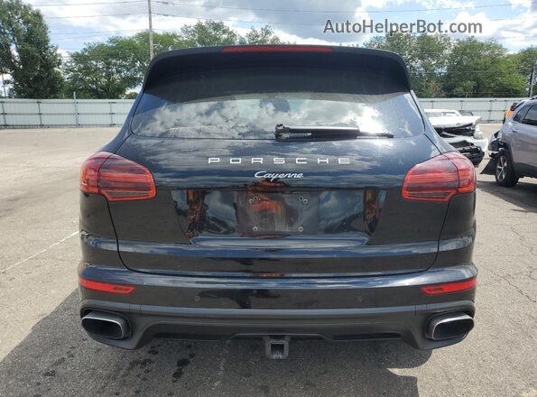 WP1AA2A24HKA80687 2017 PORSCHE CAYENNE Black უკანა ხედი